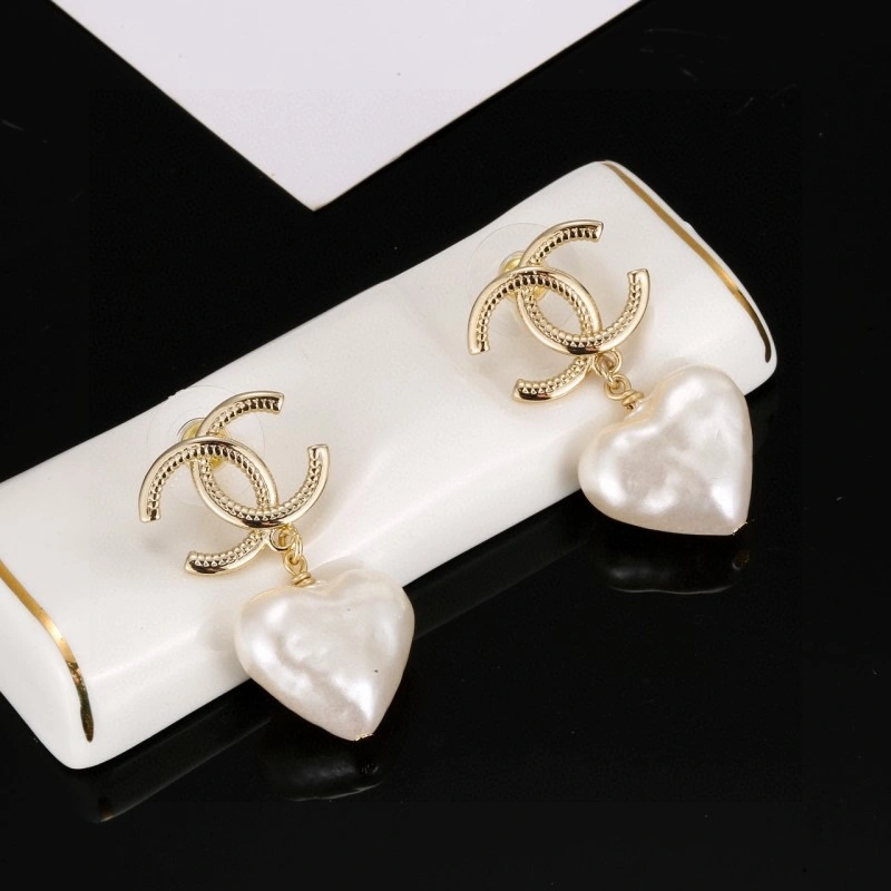 Sleek Chanel Earrings 219737