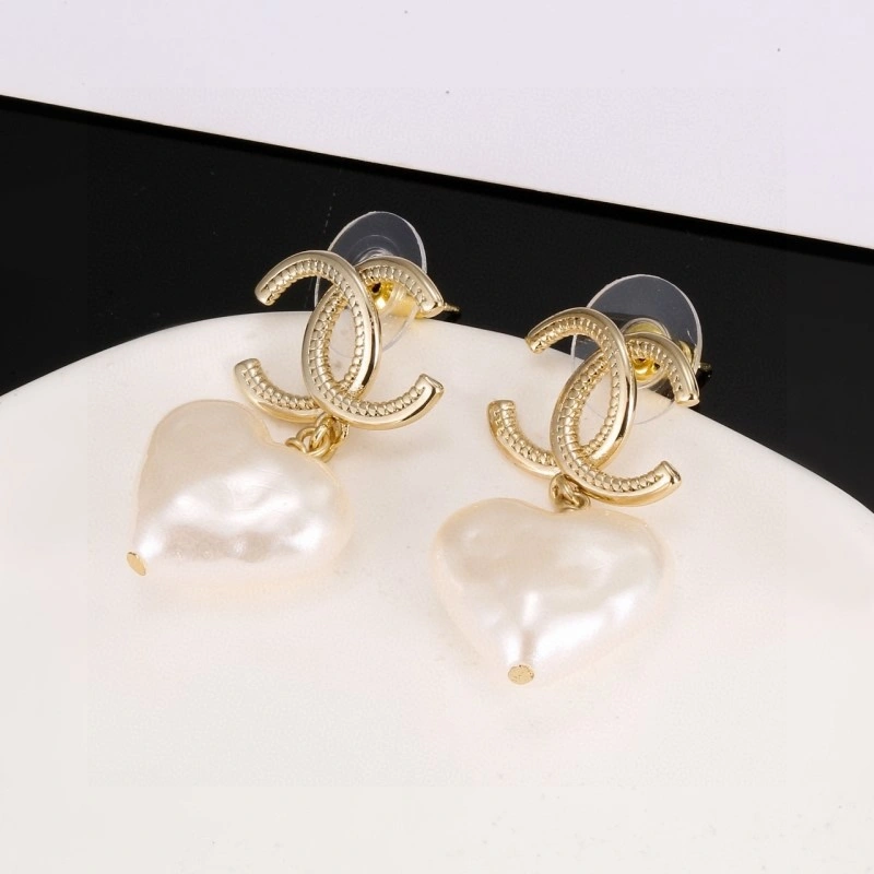 Sleek Chanel Earrings 219737