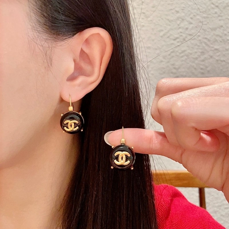 Unisex Chanel Earrings 219670