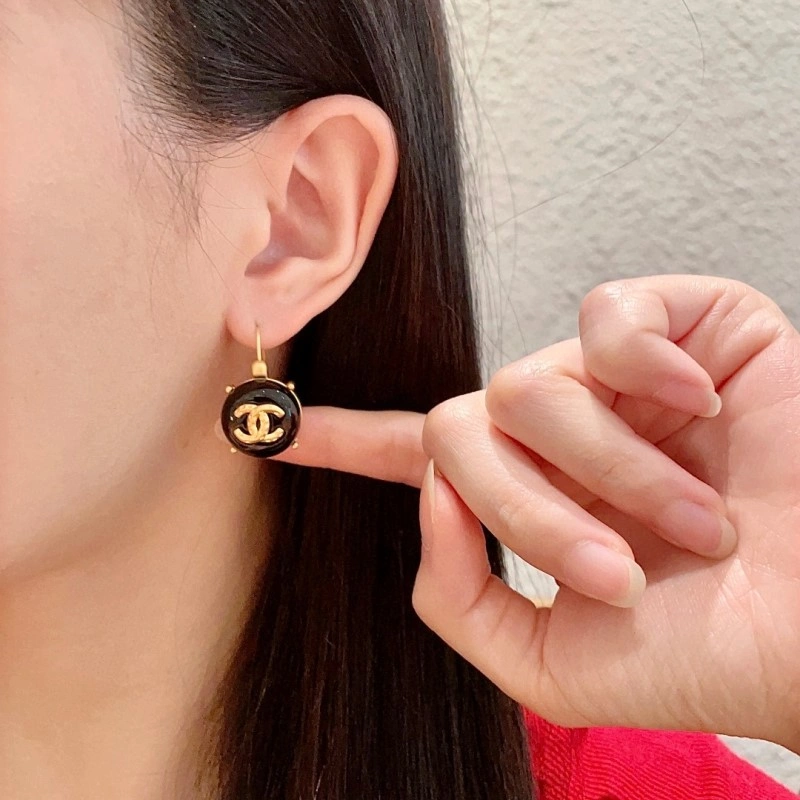 Unisex Chanel Earrings 219670