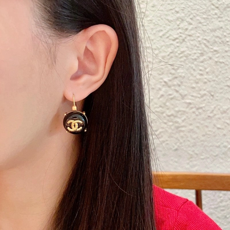 Unisex Chanel Earrings 219670
