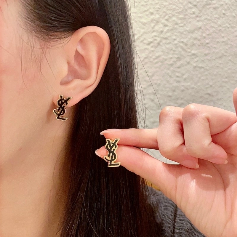 WaterResistant Chanel Earrings 219675
