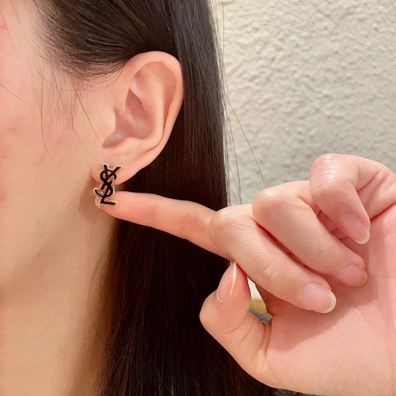WaterResistant Chanel Earrings 219675