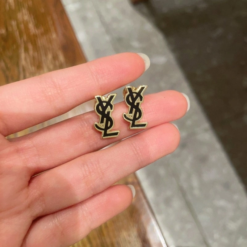 WaterResistant Chanel Earrings 219675