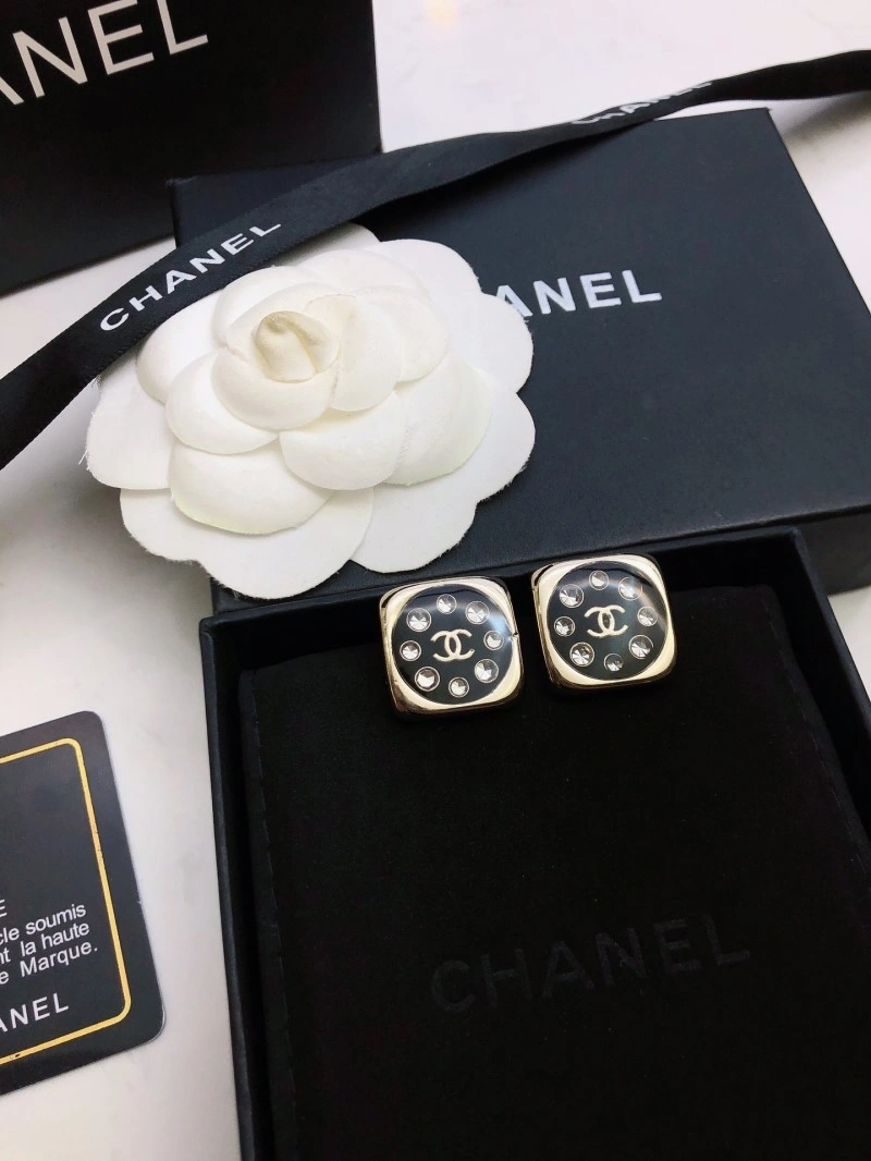 Chanel Earrings MoistureWicking 219641