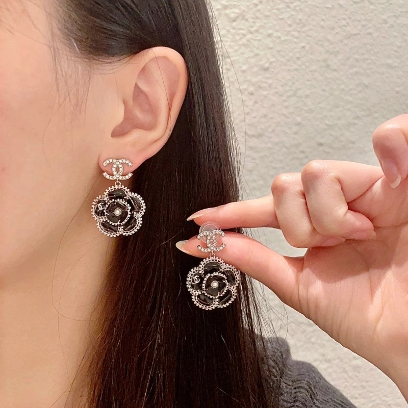 WrinkleFree Chanel Earrings 219652