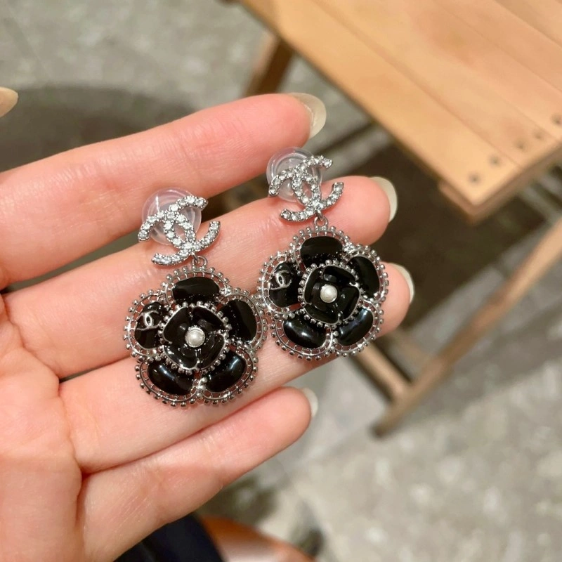 WrinkleFree Chanel Earrings 219652