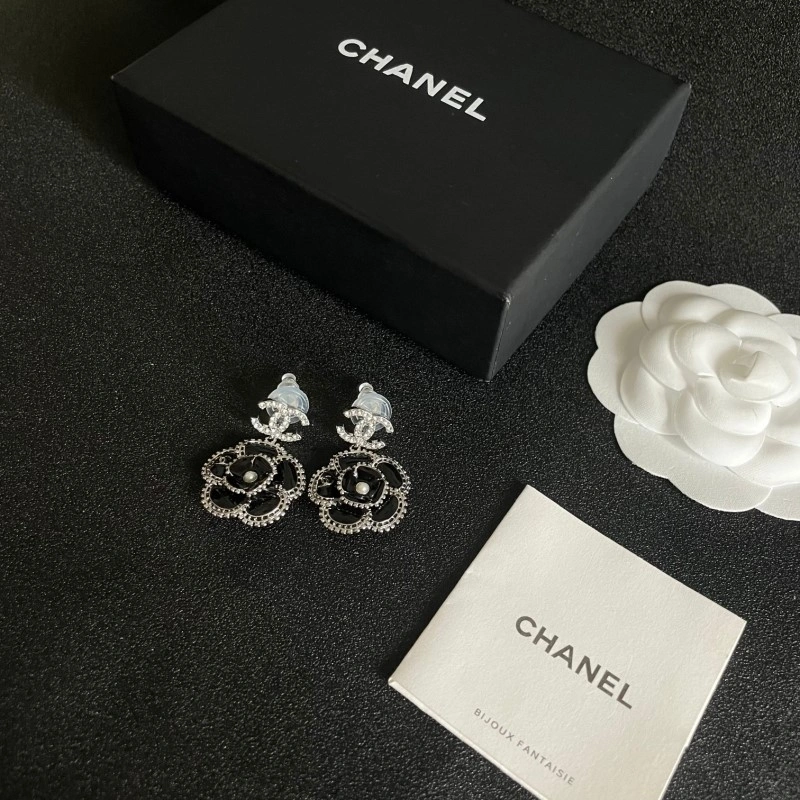 WrinkleFree Chanel Earrings 219652