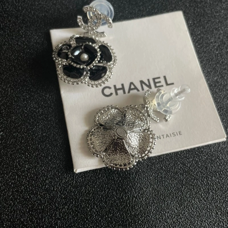 WrinkleFree Chanel Earrings 219652