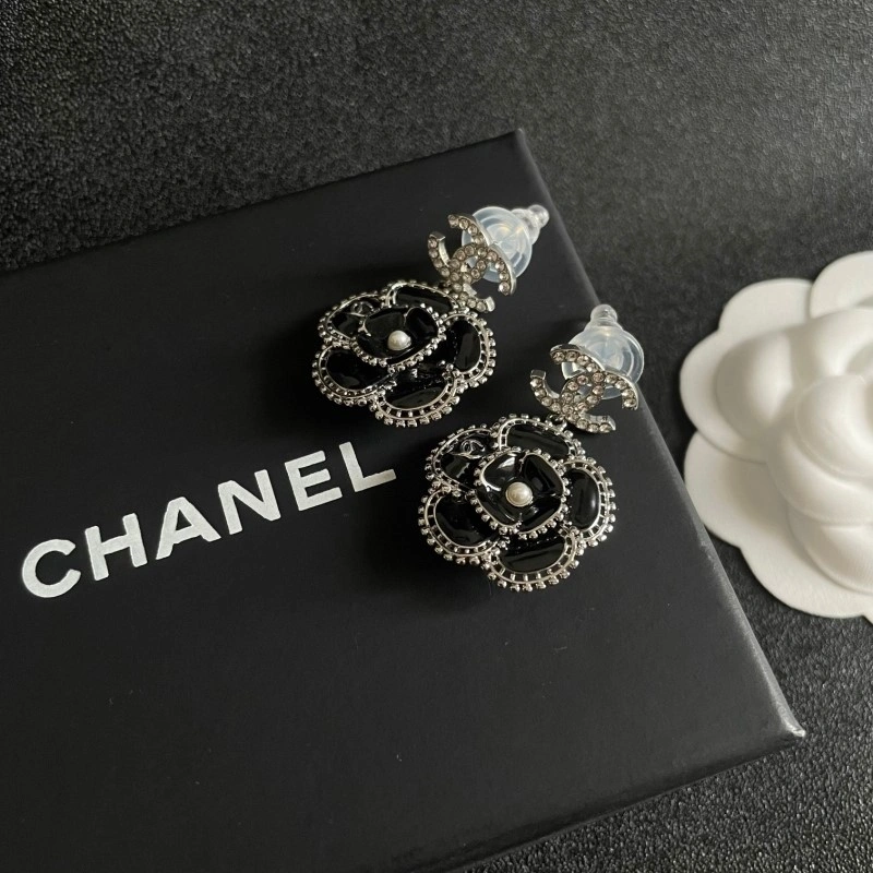 WrinkleFree Chanel Earrings 219652