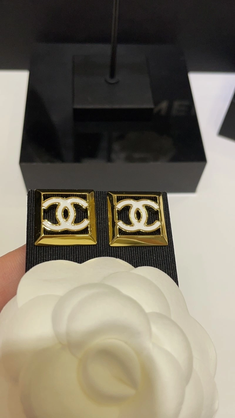 Chanel Earrings Trendsetting 219618