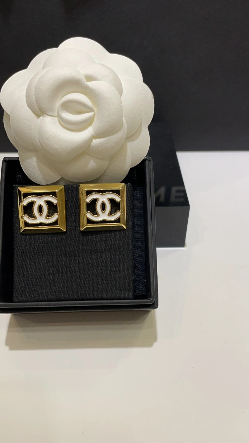 Chanel Earrings Trendsetting 219618
