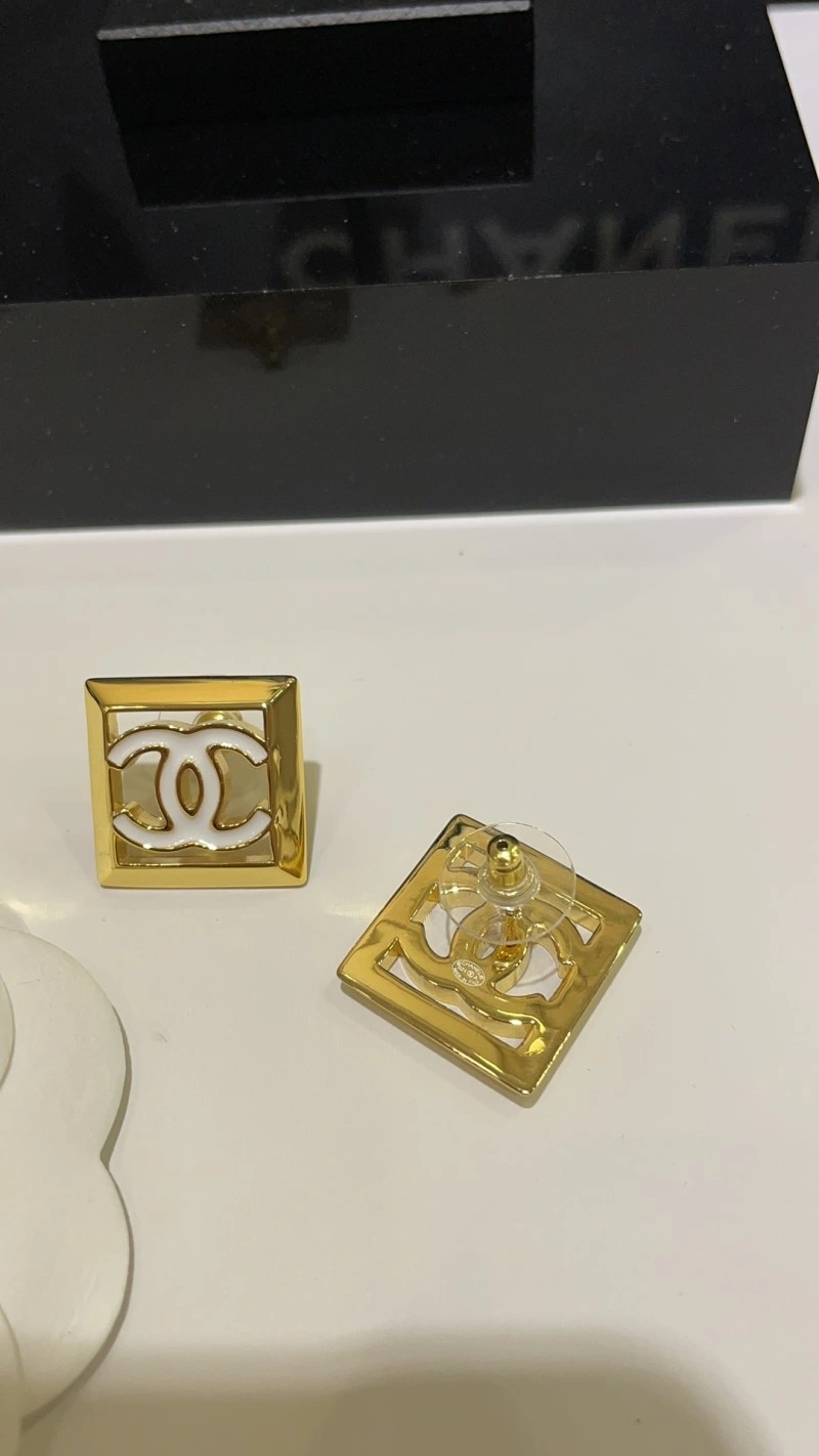 Chanel Earrings Trendsetting 219618