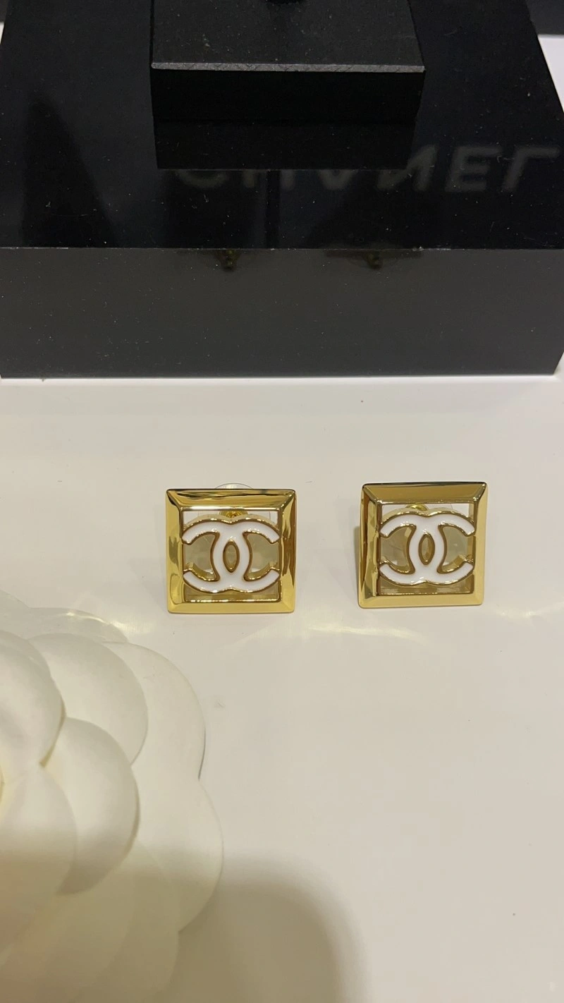 Chanel Earrings Trendsetting 219618