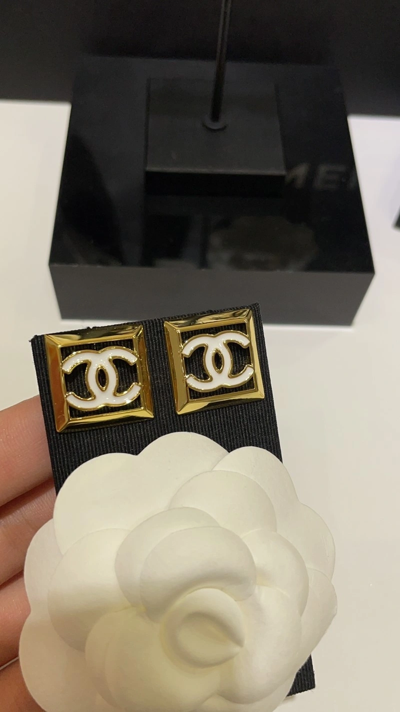 Chanel Earrings Trendsetting 219618