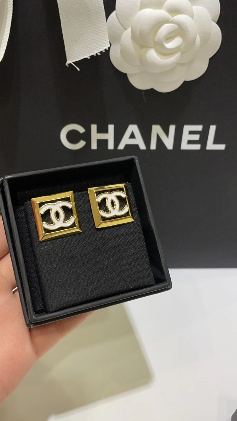 Chanel Earrings Trendsetting 219618