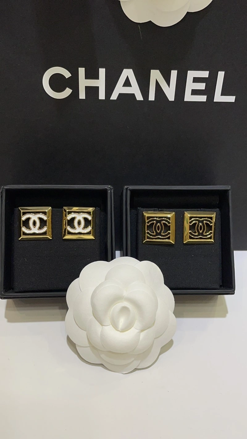 Chanel Earrings Trendsetting 219618