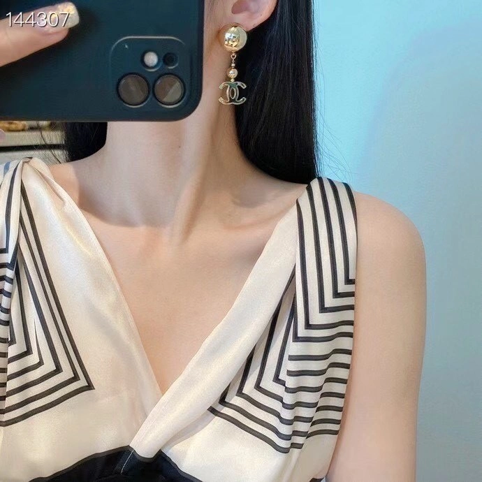 Breathable Chanel Earrings 219609