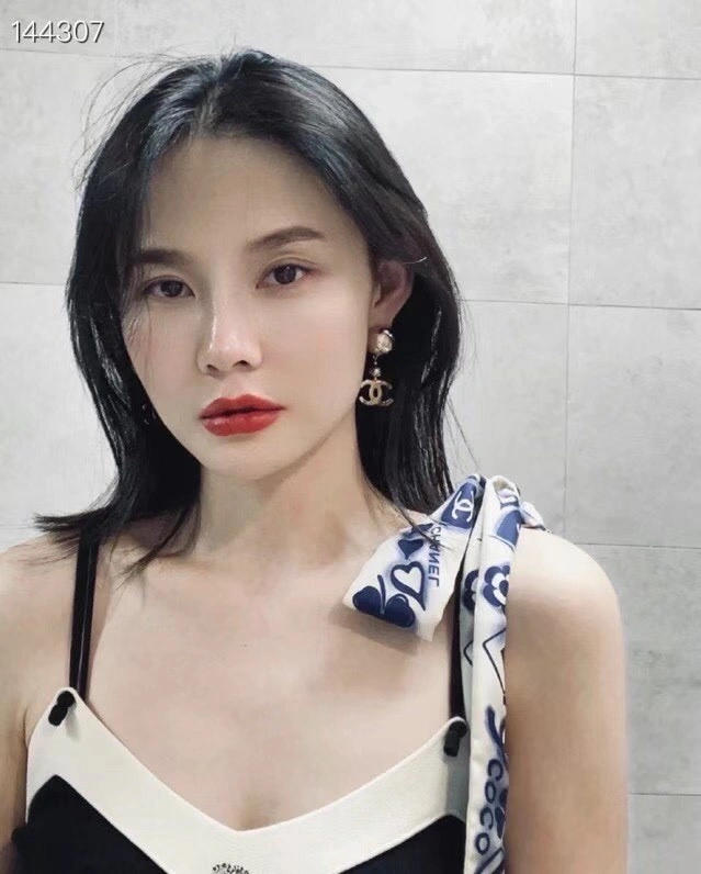 Breathable Chanel Earrings 219609