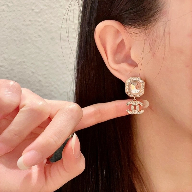 Cozy Chanel Earrings 219567