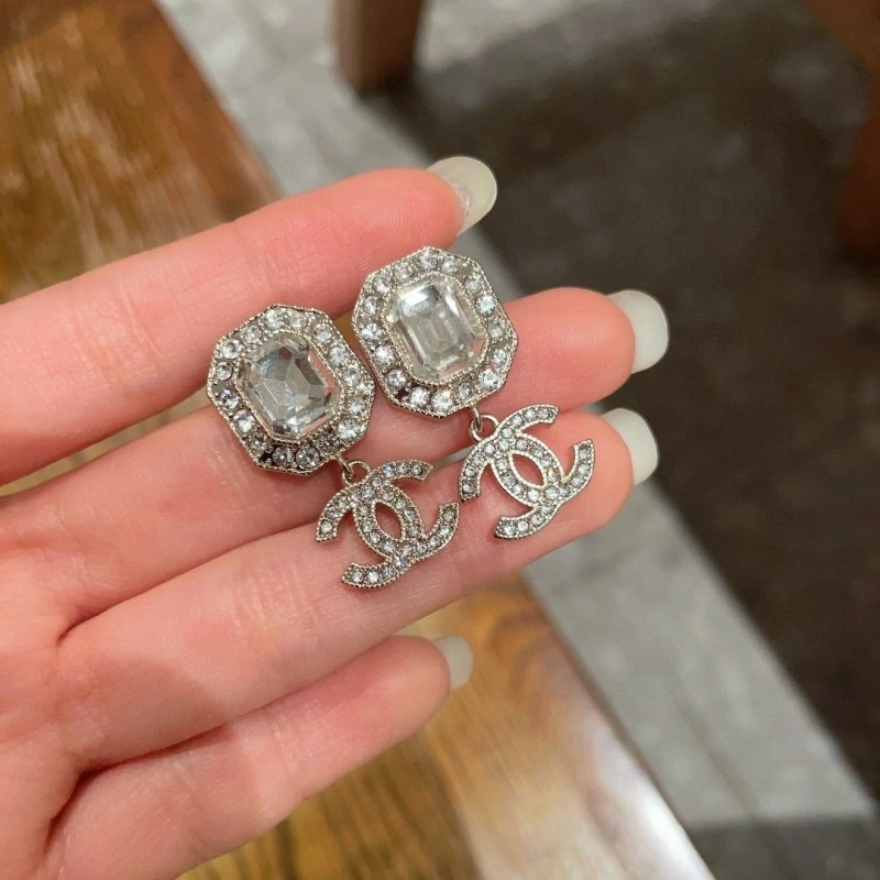 Cozy Chanel Earrings 219567