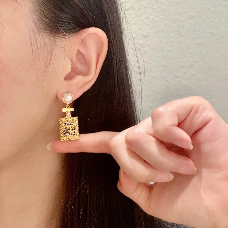 HighQuality Chanel Earrings 219570