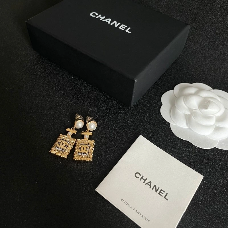 HighQuality Chanel Earrings 219570