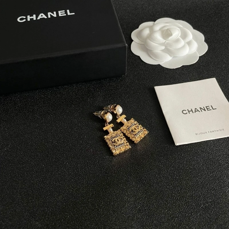 HighQuality Chanel Earrings 219570