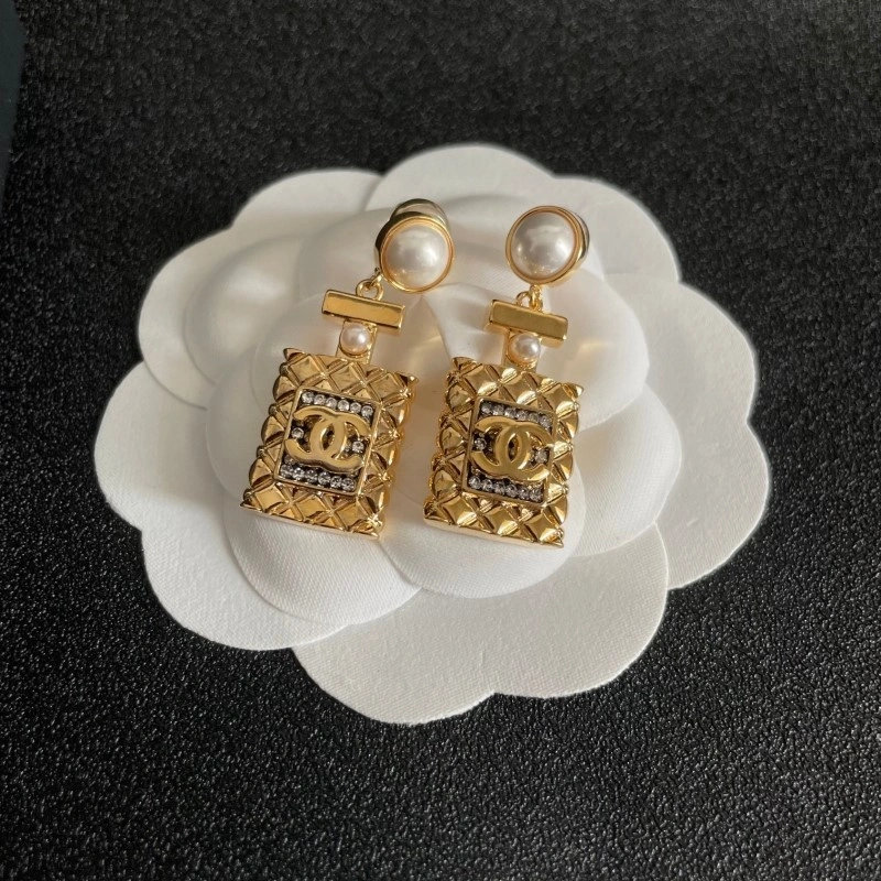 HighQuality Chanel Earrings 219570