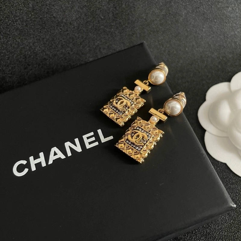 HighQuality Chanel Earrings 219570
