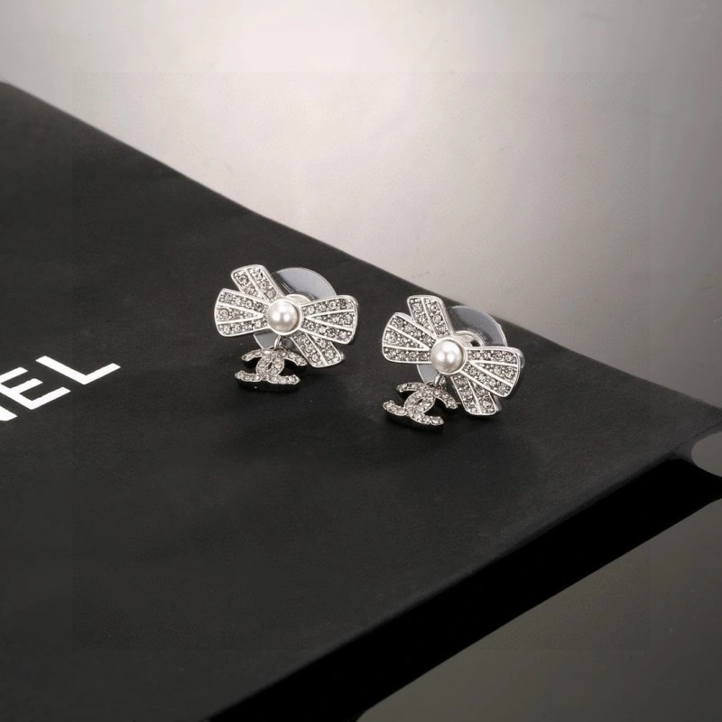 Comfortable Chanel Earrings 219569