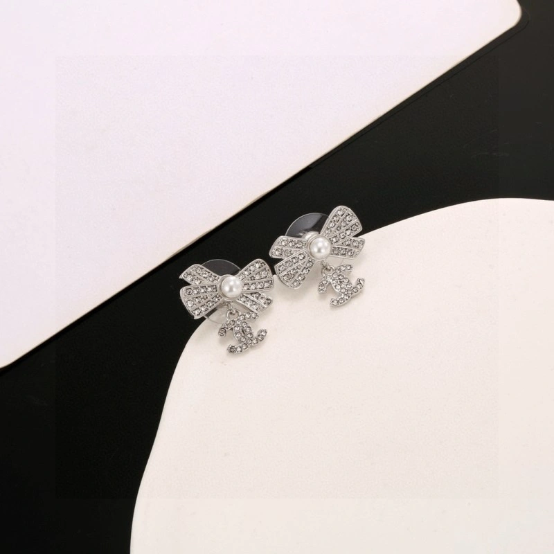 Comfortable Chanel Earrings 219569