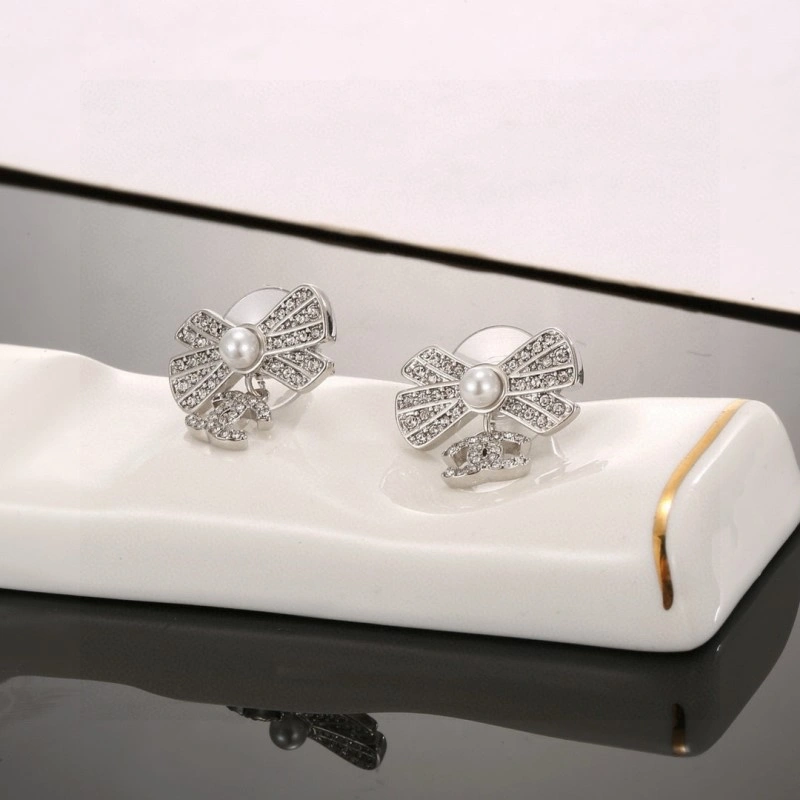 Comfortable Chanel Earrings 219569