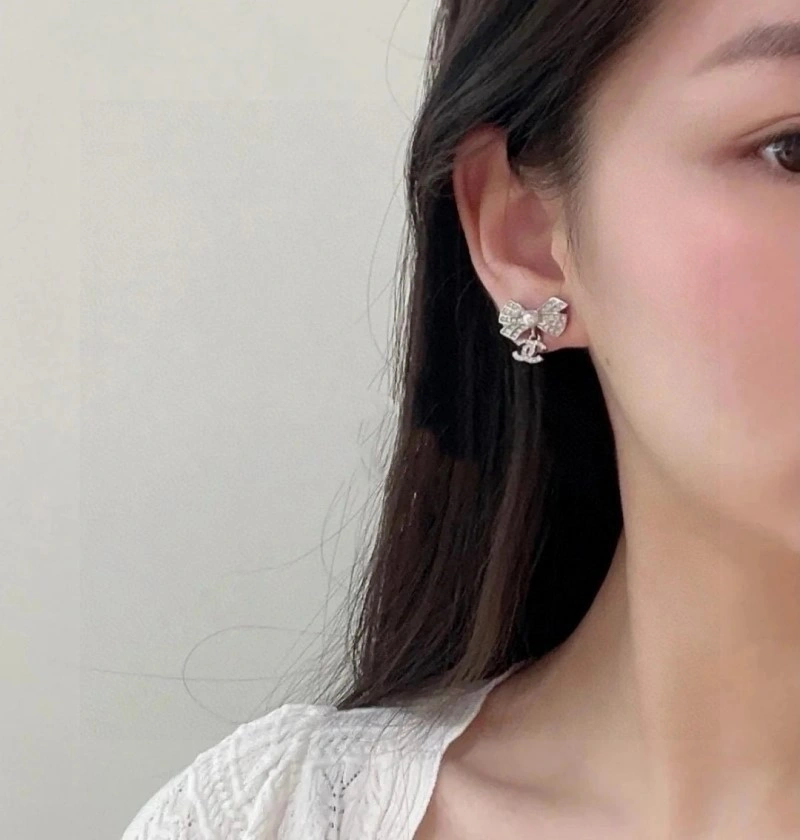Comfortable Chanel Earrings 219569