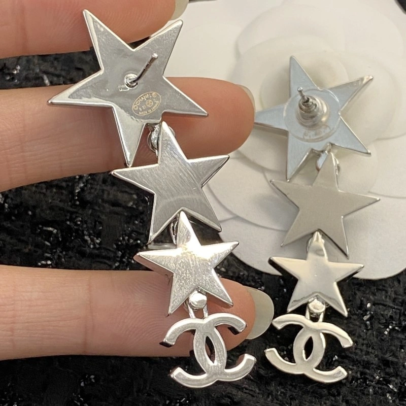 Breathable Chanel Earrings 219619