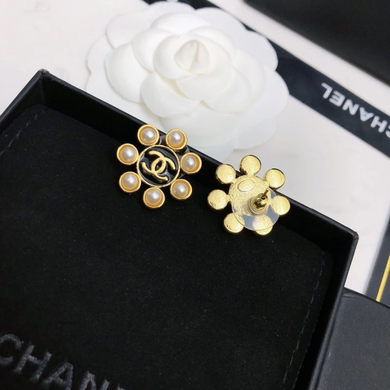 WellDesigned Chanel Earrings 219600