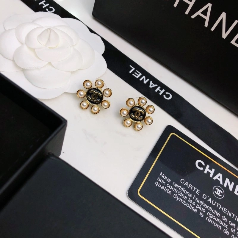 WellDesigned Chanel Earrings 219600