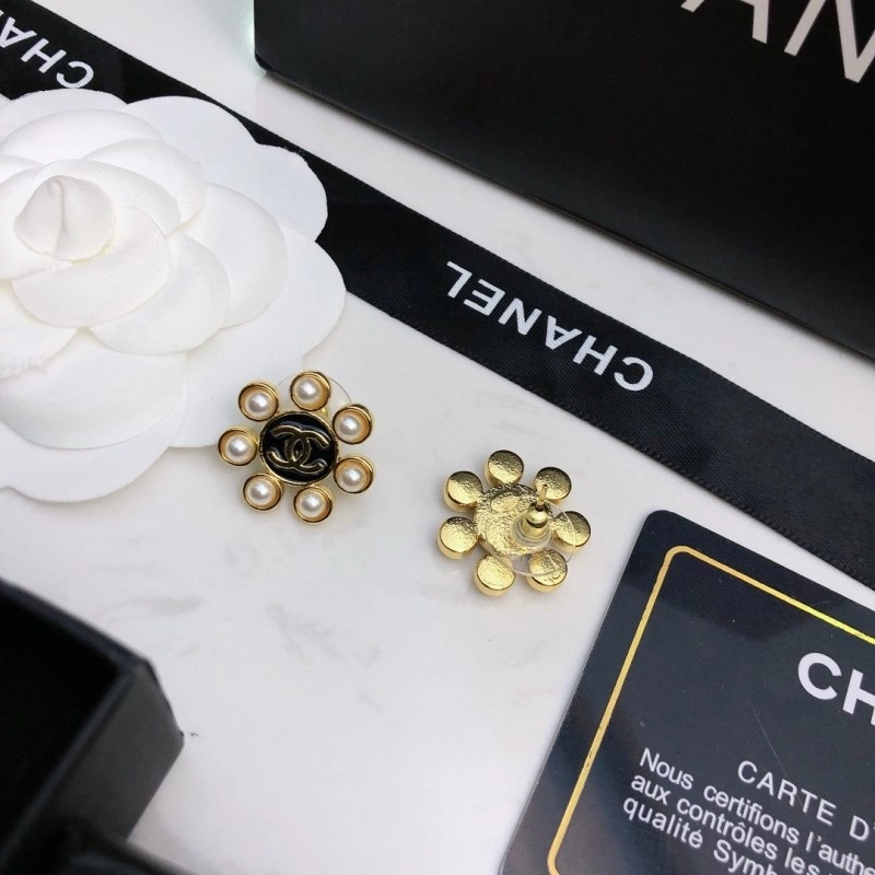 WellDesigned Chanel Earrings 219600