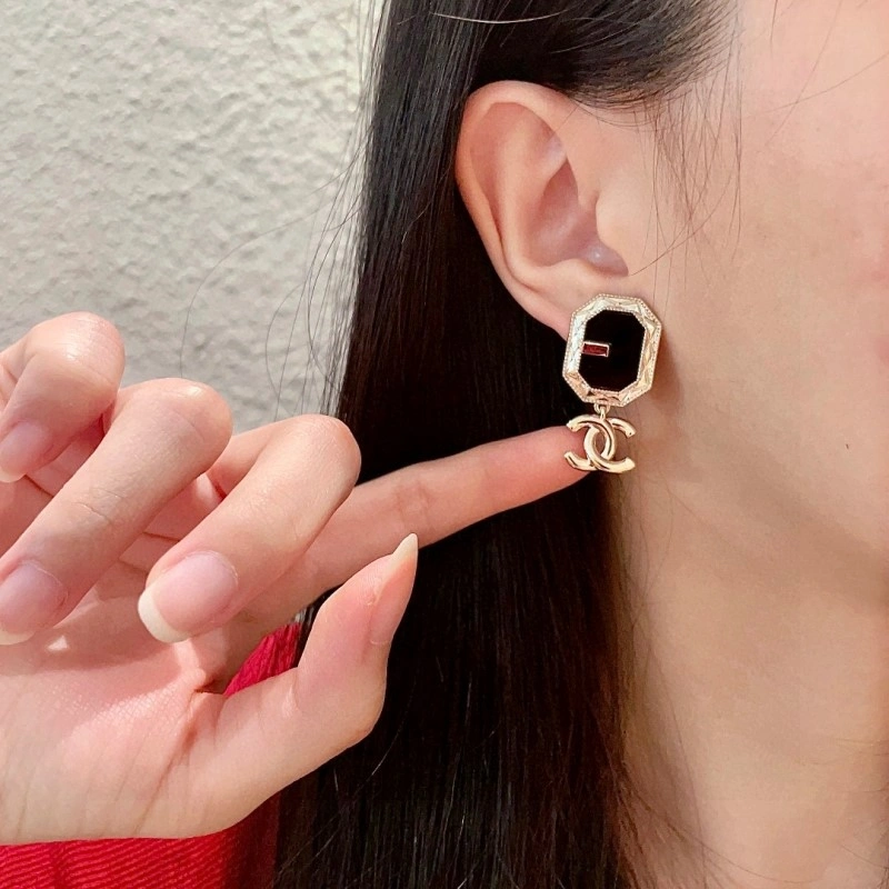 Chanel Earrings Trendsetting 219525