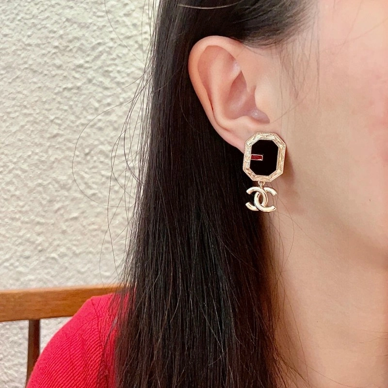 Chanel Earrings Trendsetting 219525
