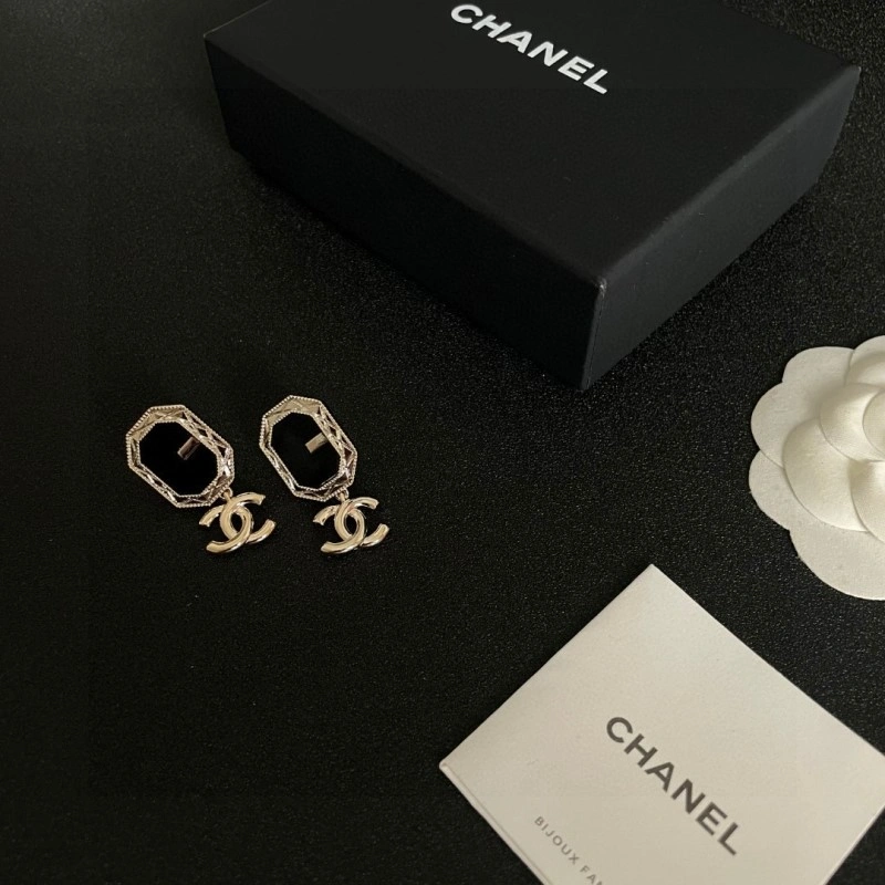 Chanel Earrings Trendsetting 219525