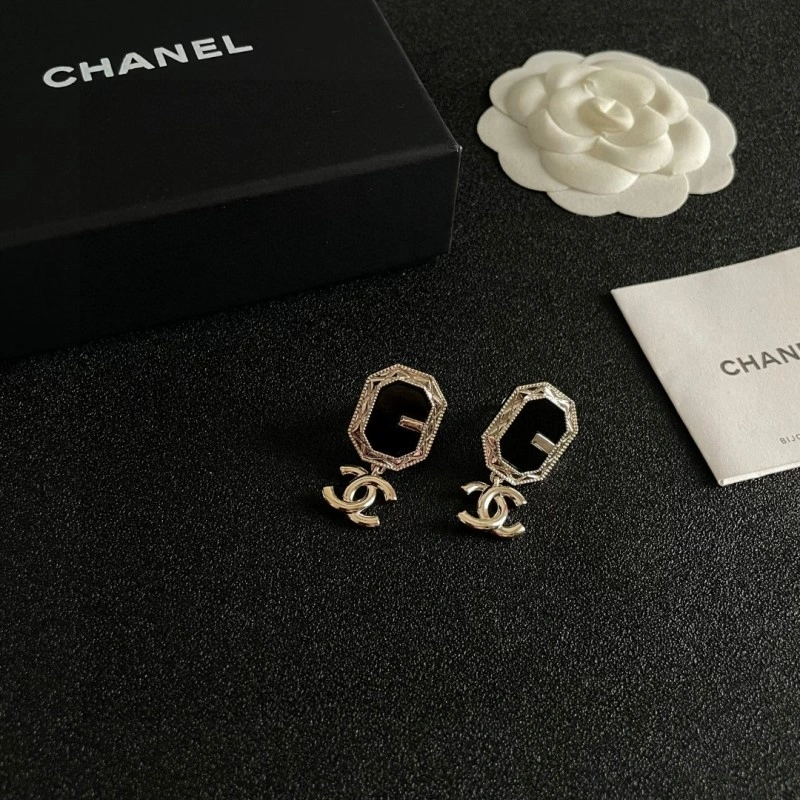 Chanel Earrings Trendsetting 219525