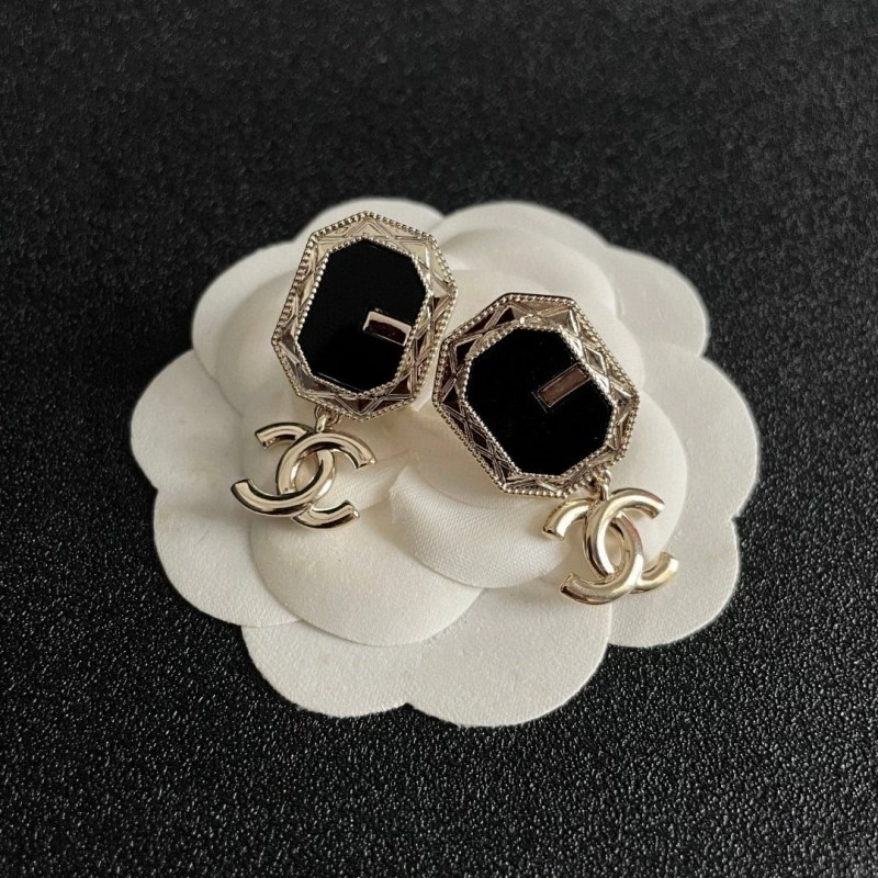 Chanel Earrings Trendsetting 219525
