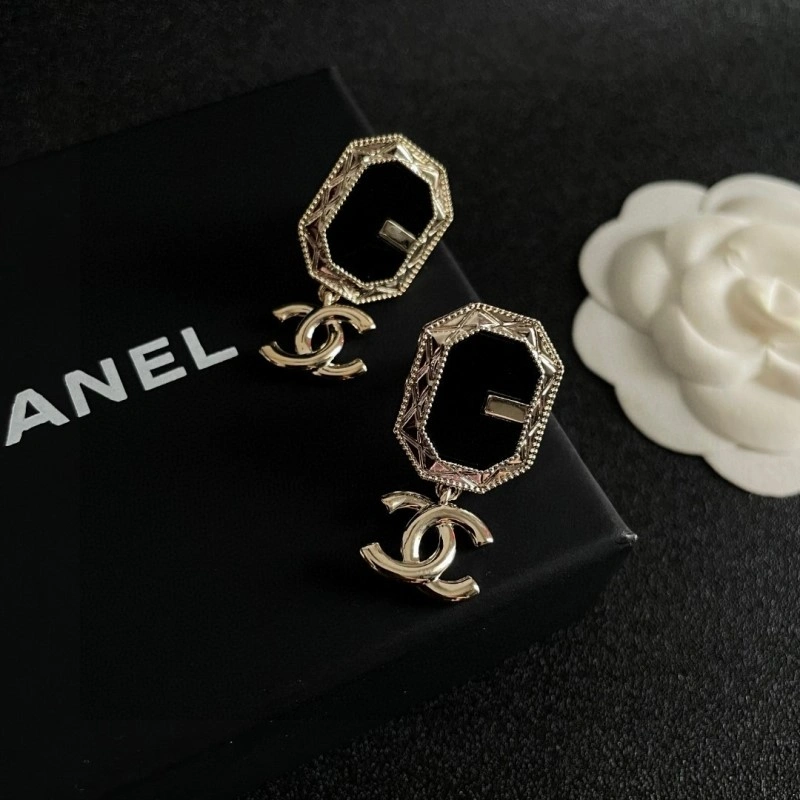 Chanel Earrings Trendsetting 219525