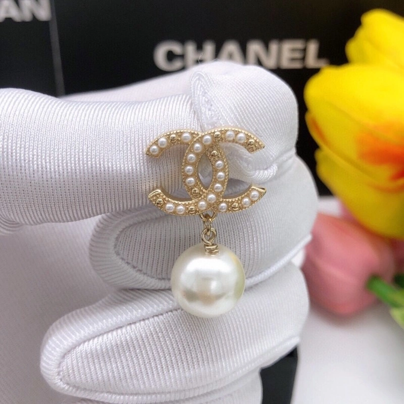 Compact Chanel Earrings 219492