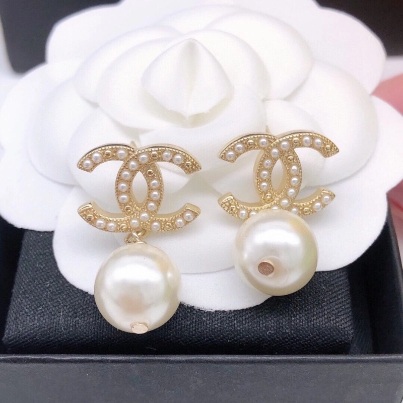 Compact Chanel Earrings 219492