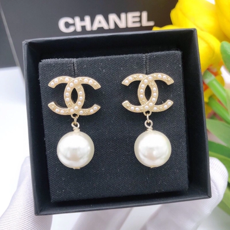 Compact Chanel Earrings 219492