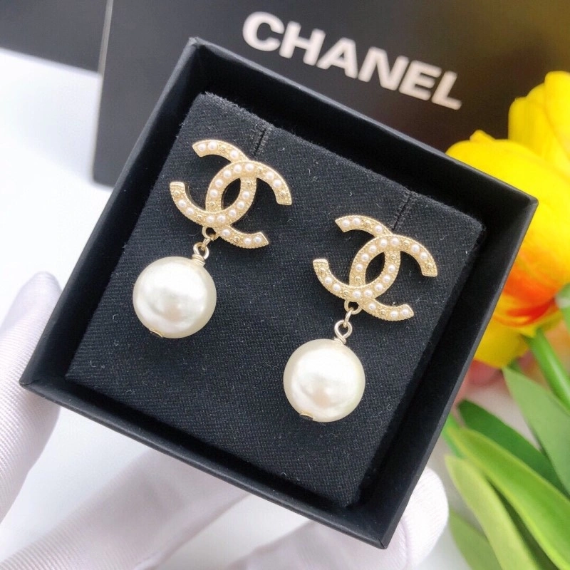 Compact Chanel Earrings 219492