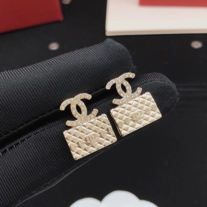 Chanel Earrings Supportive 219501