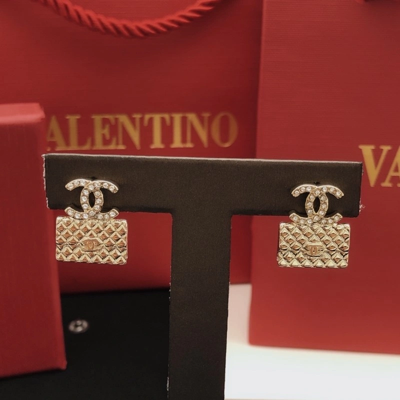 Chanel Earrings Supportive 219501
